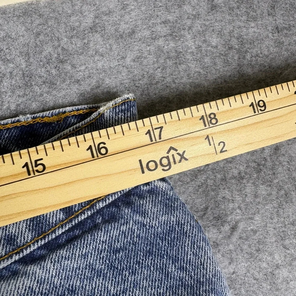 Vintage 90s Levis 550 Relaxed Fit Tapered Leg Jeans Made in USA Blue 36x34